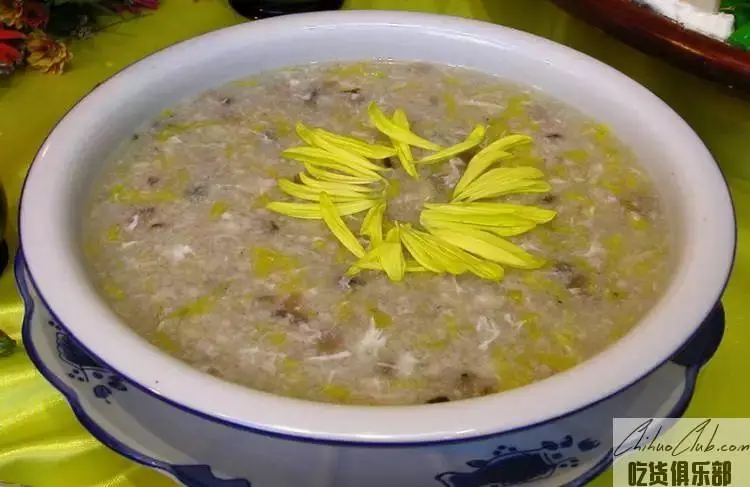 Traditional Chrysanthemum and three snake soup