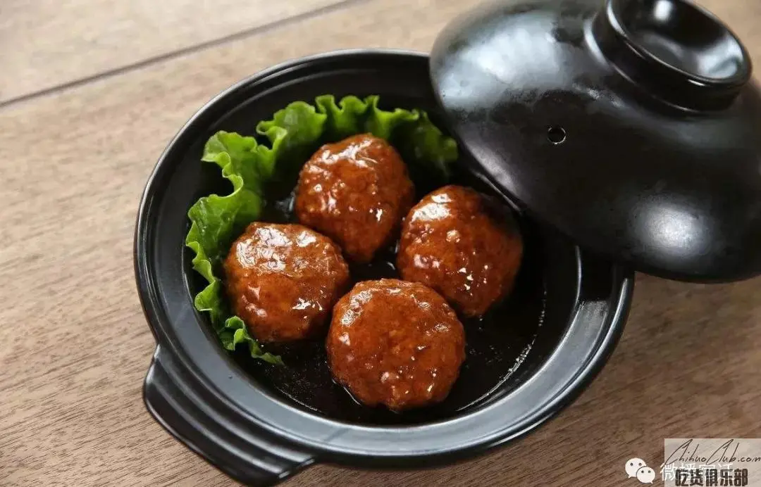 meatballs in earthen-pot