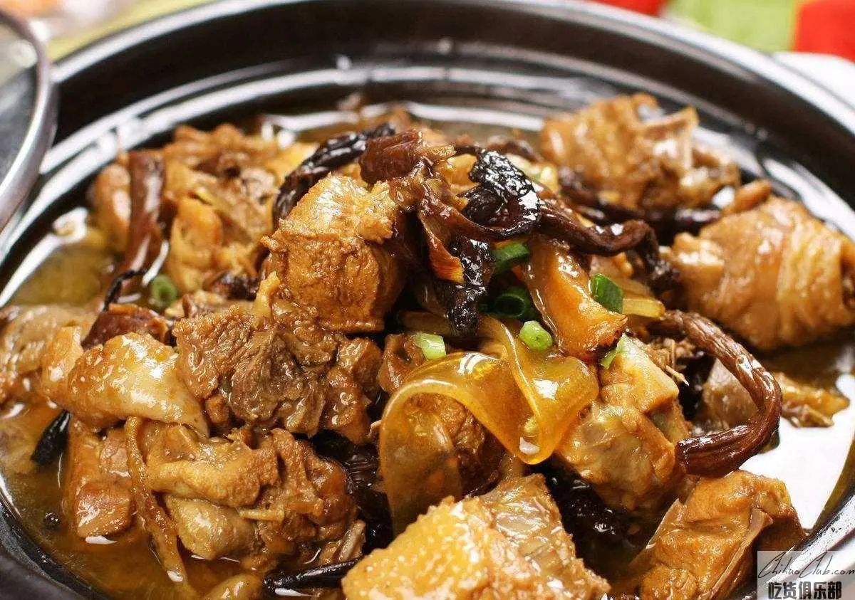 Stewed chicken with mushroom