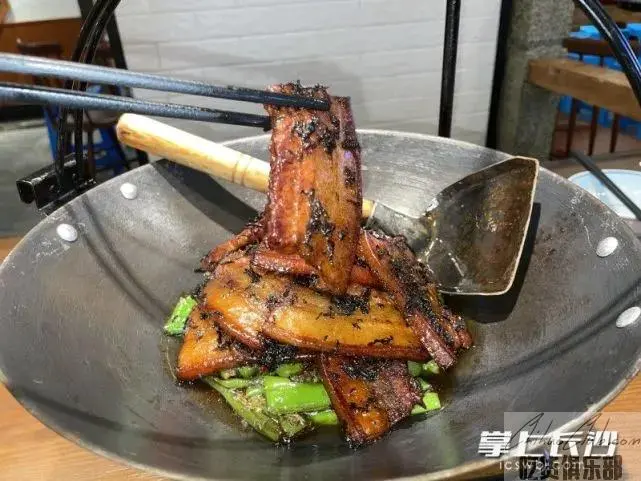 小灶吊锅土猪肉