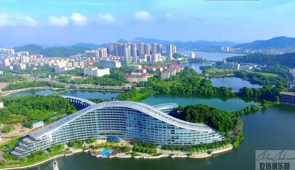 黄石托尼洛·兰博基尼酒店