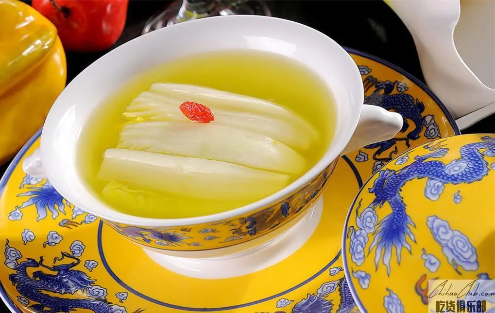 Steamed Chinese Cabbage in Supreme Soup
