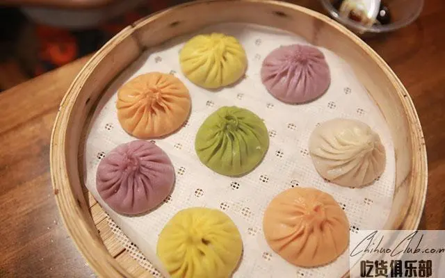 Liangwu Huamei colorful soup buns
