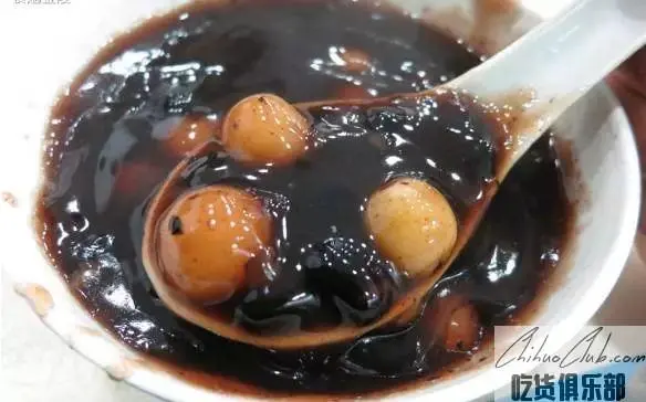 Qi Fang Ge Lotus seed and red bean Yuanxiao (Glutinous Rice Balls for Lantern Festival)